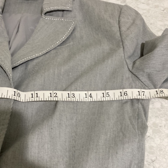 Express two button, pinstriped fitted cotton jacket - Picture 11 of 12